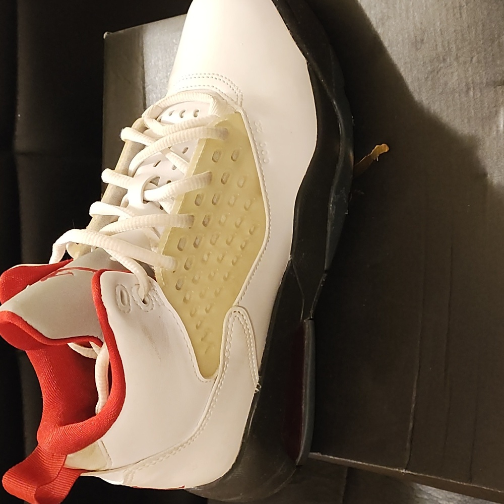 💫Air Jordan Sneakers in White and Red - Picture 5 of 5